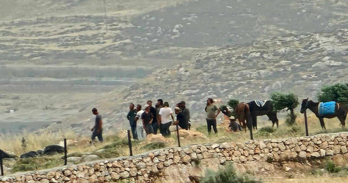 سلواد والمغير ودير جرير .. عندما يطبق الاستطان فكيه على هذه البلدات الوادعة
